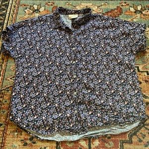 Universal Thread Dolman Short Sleeve Button Down Navy Floral Sz L